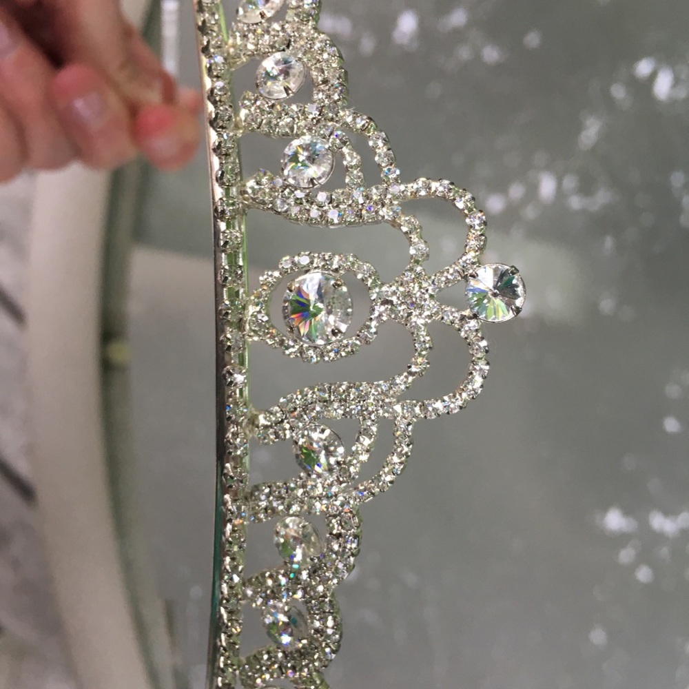 Tiara - Picture 5 of 8